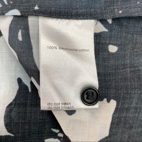 AKRIS PUNTO Black Shadow Floral Top with Pleats and Hidden Button Placket - Picture 9 of 10